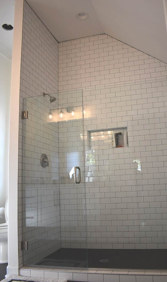 Photo of incredible walk-in shower in the bonus room
